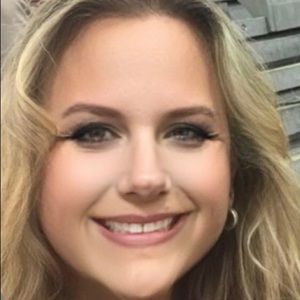 Meet your Posher, Carrie